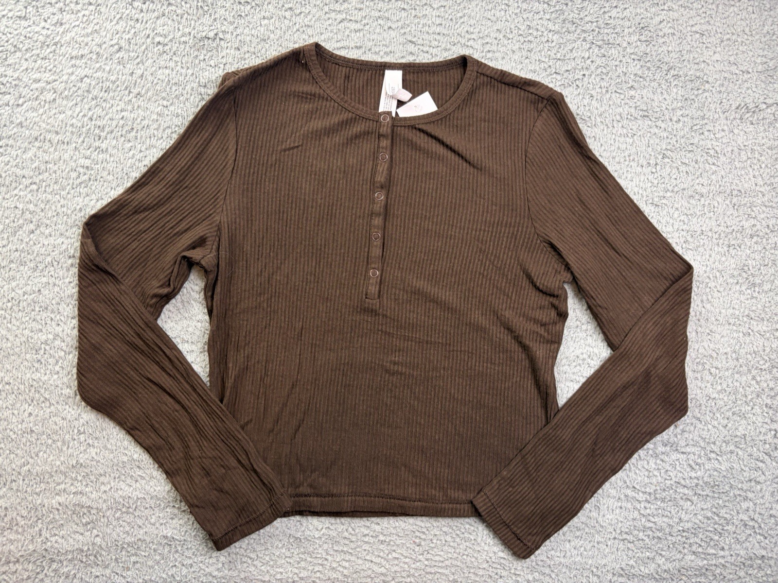 Auden Womens Medium Brown Cozy Ribbed Long Sleeve Henley Pullver
