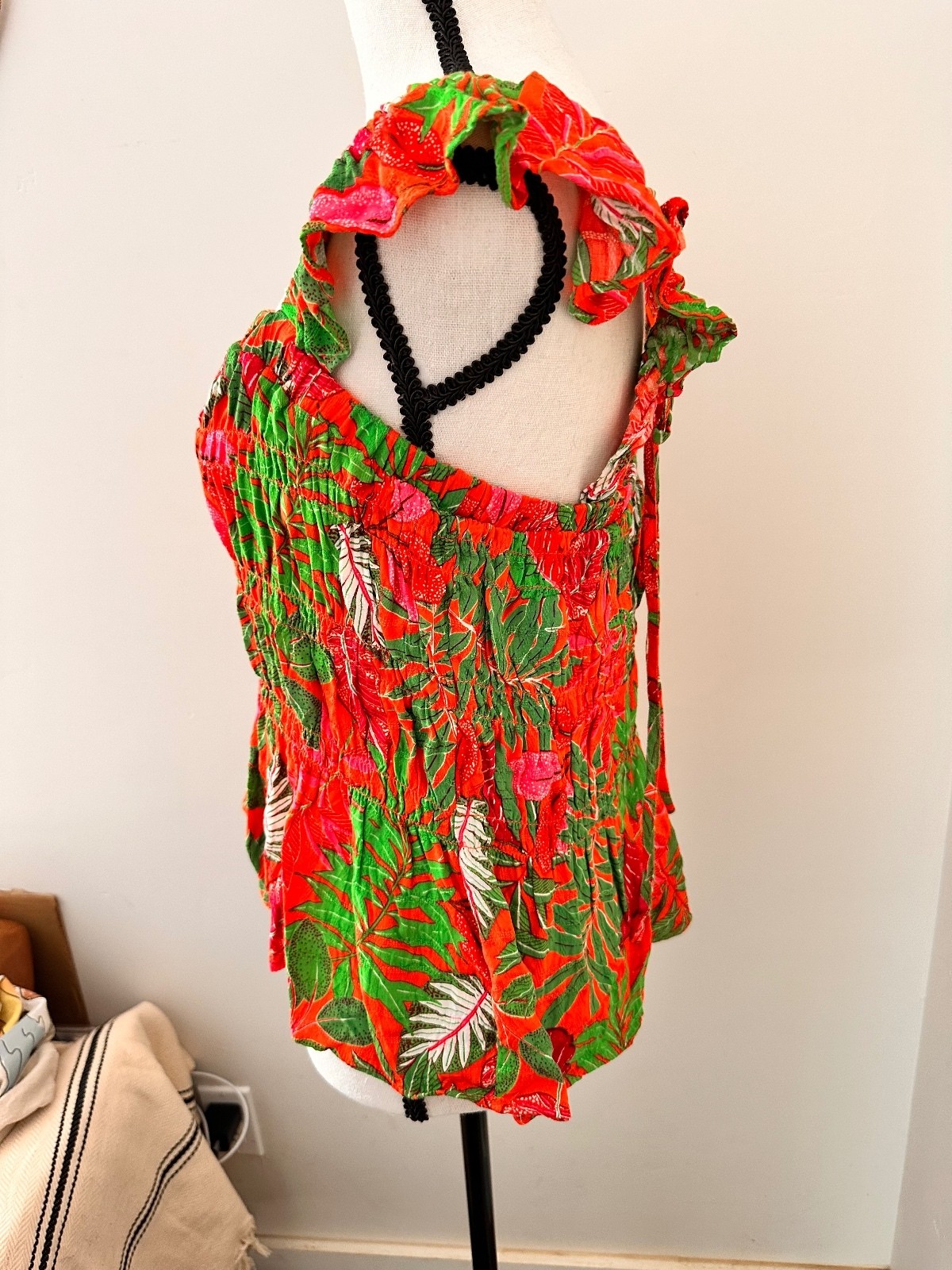 Rose + Olive Women’s Tropical Smocked Peplum Top – XS