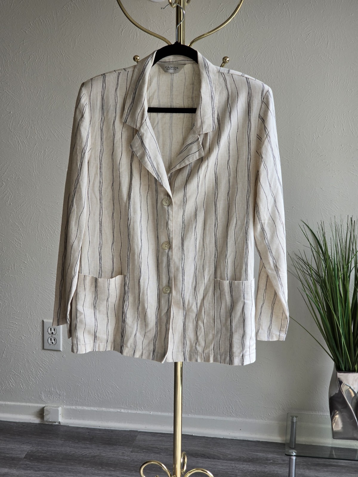 C.A.N.D.A Collection Of C&A Striped Women’s Beige Button-Up Shirt Sz L.