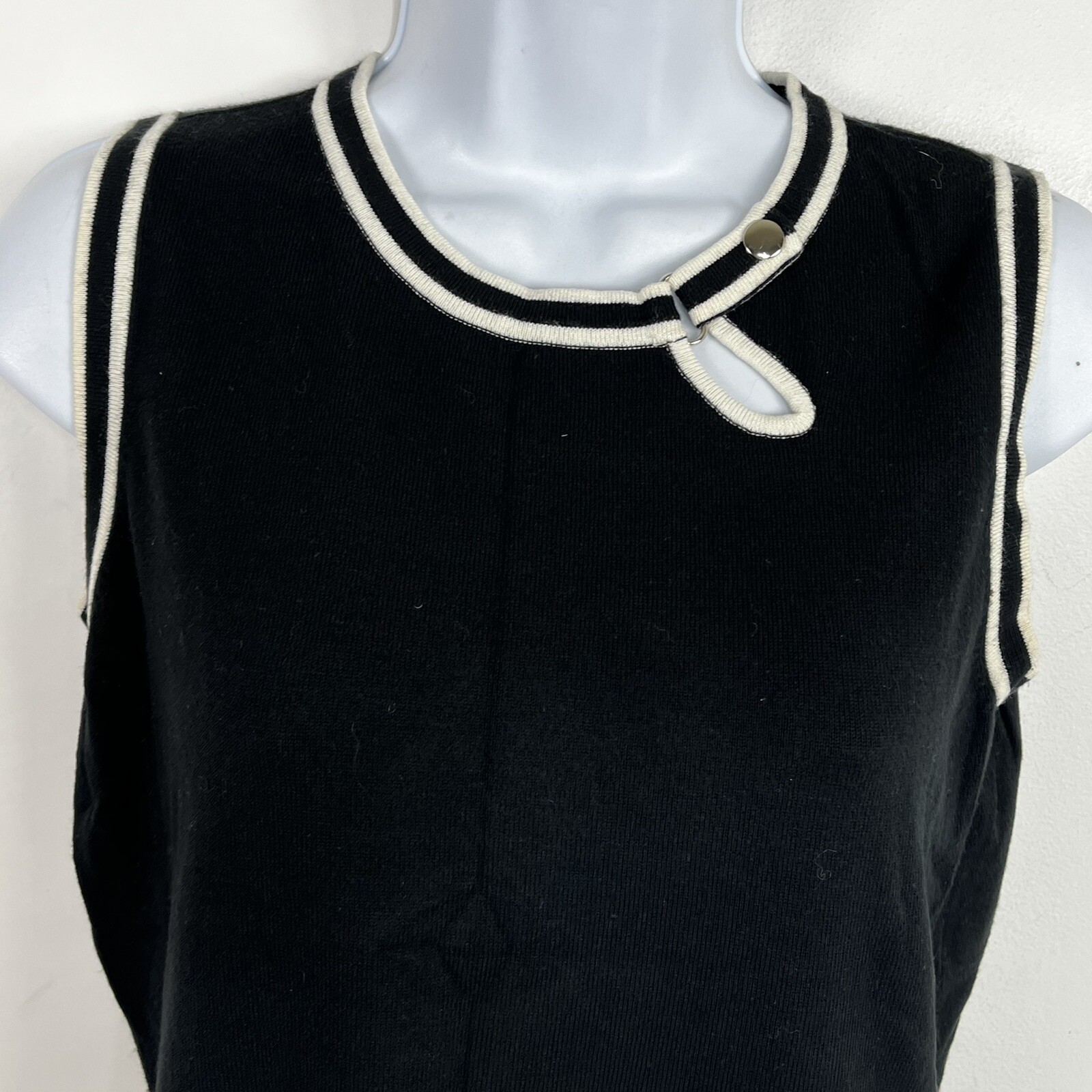 New York & Company Top sz M Black Elevated Basic City Chic Soft Grunge Modern