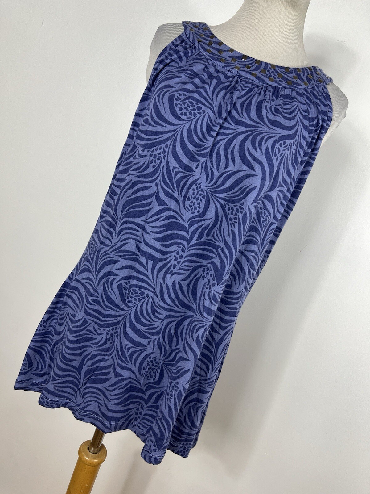 Susan Bristol XL Tank Top Shirt Lilac Purple Scoop Neck Embellished Sleveless L1