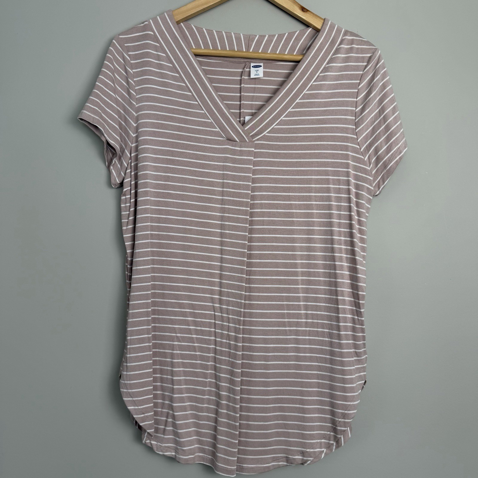Old Navy Women’s Pink/white Striped Shirt SZ-Small 95% RAYON/VISCOSE,5%Spandex