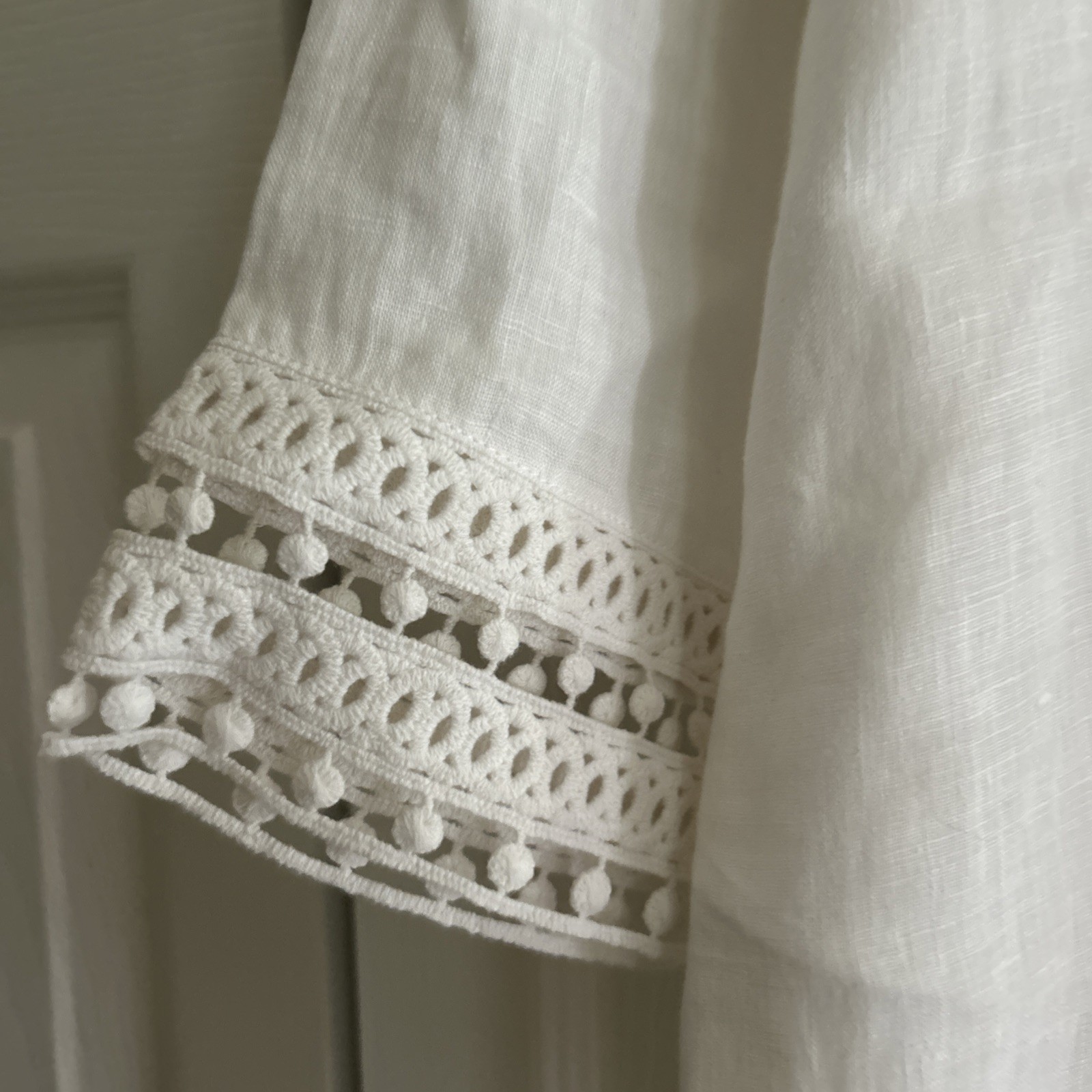 J. Jill Love Linen M White Top 3/4 Sleeve Boatneck Embroidery Details