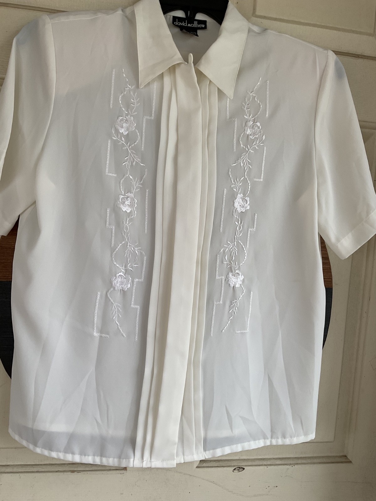 WOMENS ELEGANT IVORY EMBROIDERED ROSE BUTTON UP BLOUSE Sz.10/40″C26L