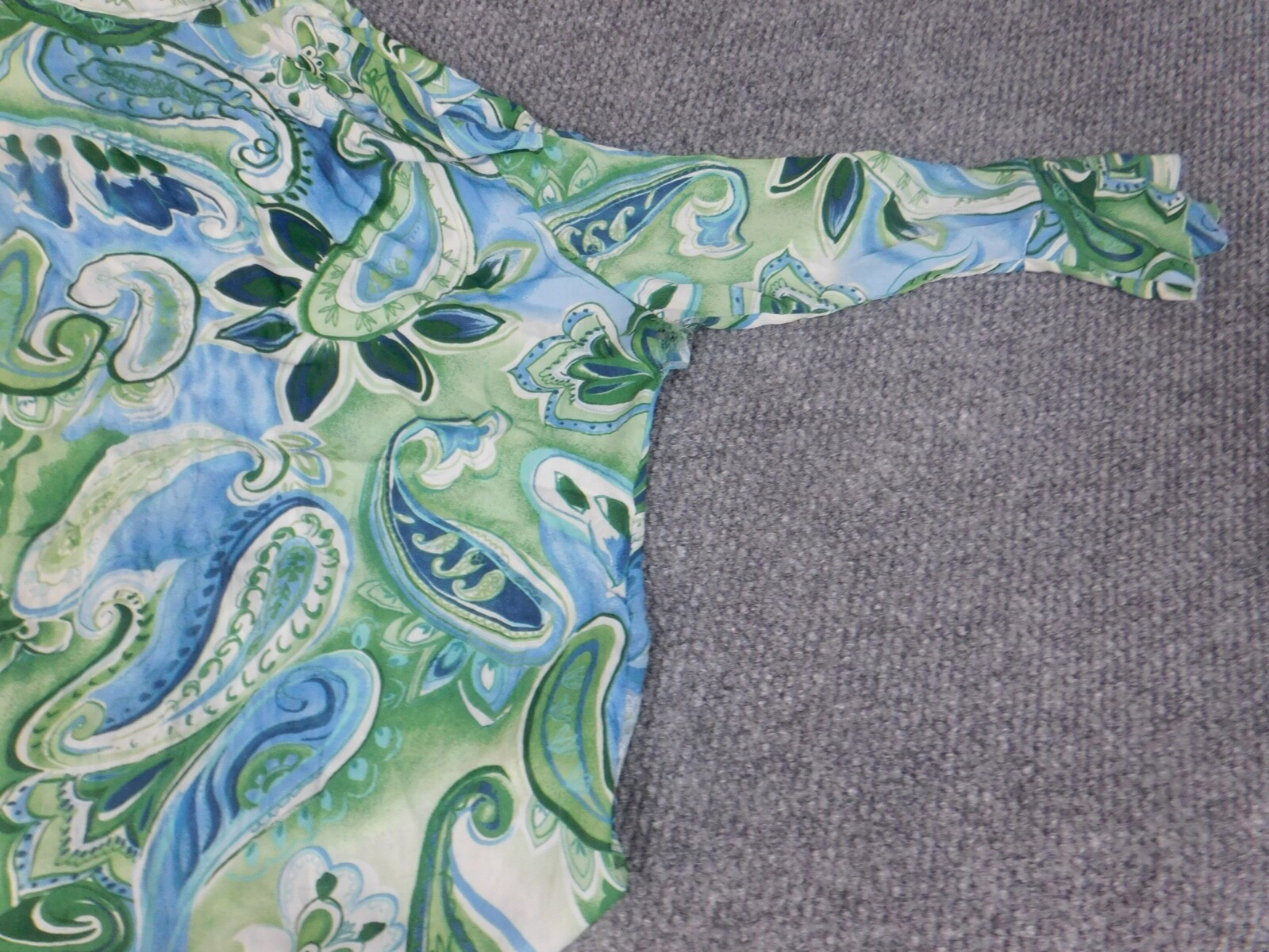 Allison taylor Womens Top Large green floral pullover