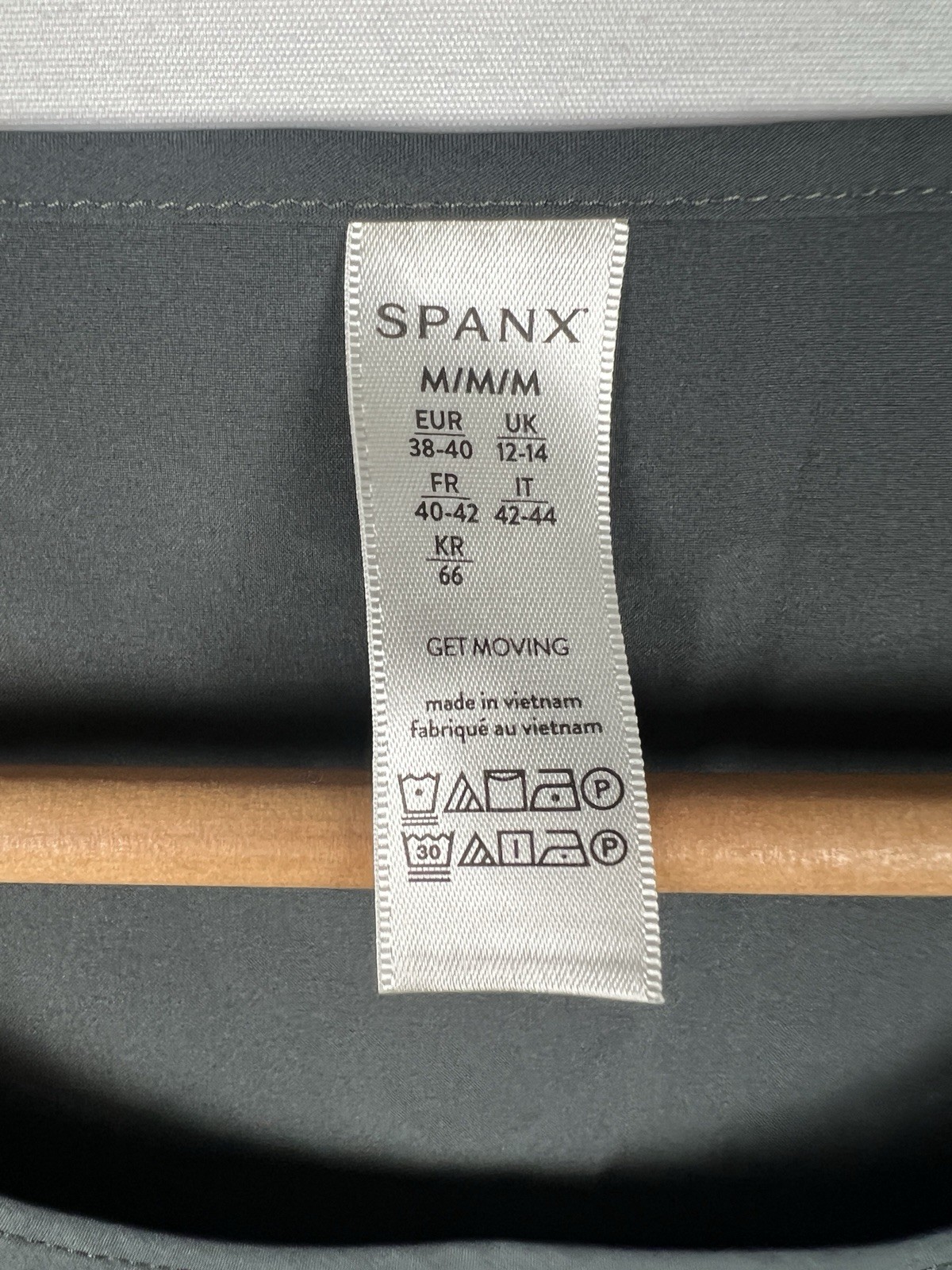 Spanx Women’s Medium Get Moving Yes, Pleats! Pleated Tank Top Gray Green Light