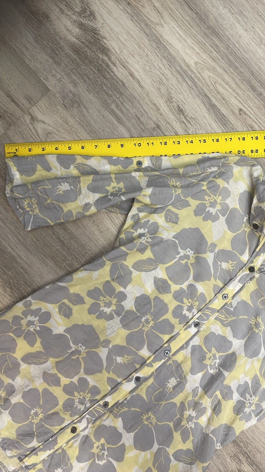 Coldwater Creek Yellow, Gray & White Floral Print Button Down Shirt Size M