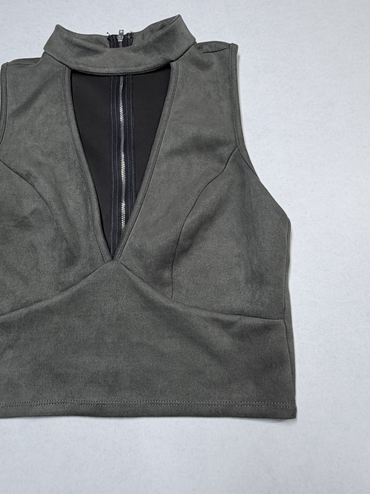 Charlotte Russe Faux Suede Mock Neck Cutout Crop Top Olive Green Sz S Women’s