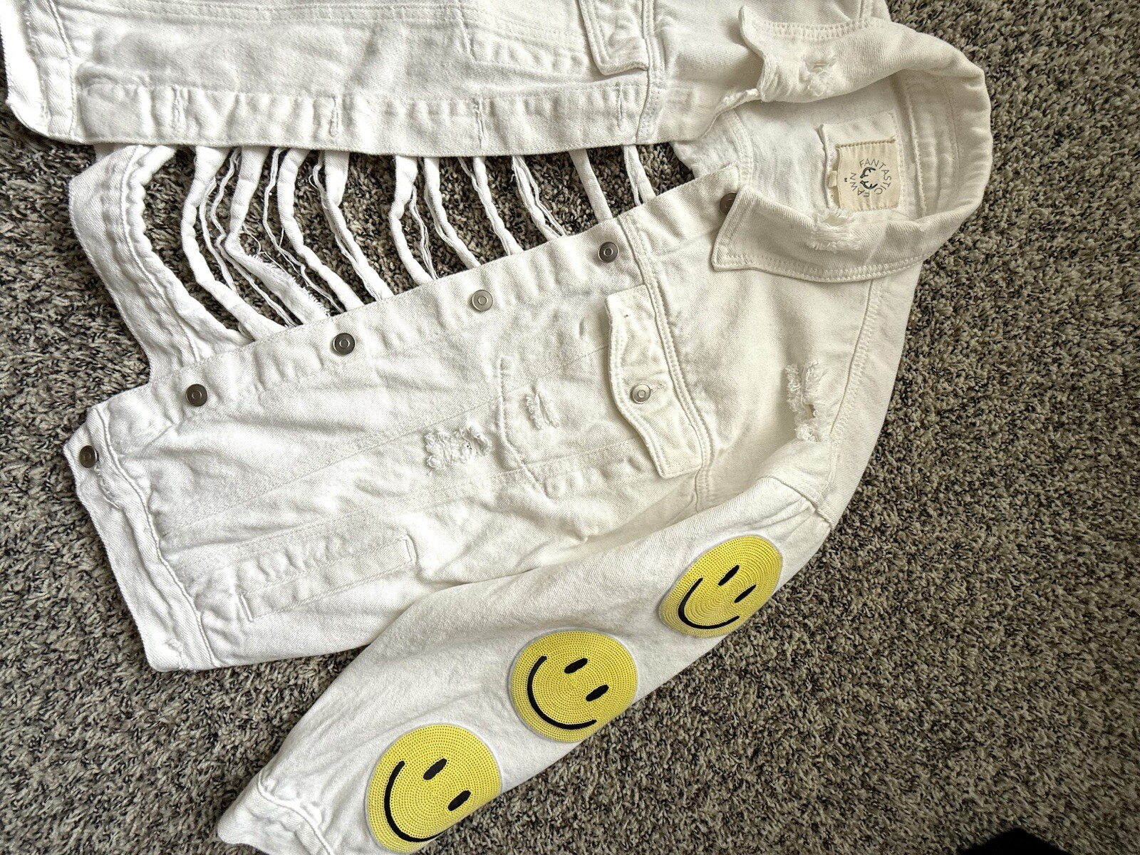 FANTASTIC FAWN Jean Jacket Happy Face Shredded Back Destroyed White M/L