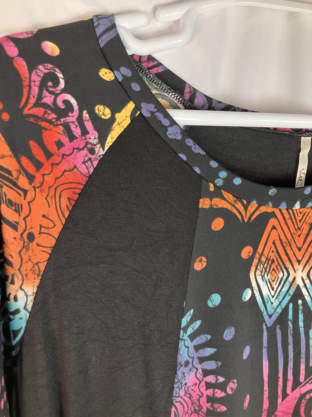Voll Women’s 3XL Black Tunic Knit Swing Top W/Multicolor Artsy Print Insert