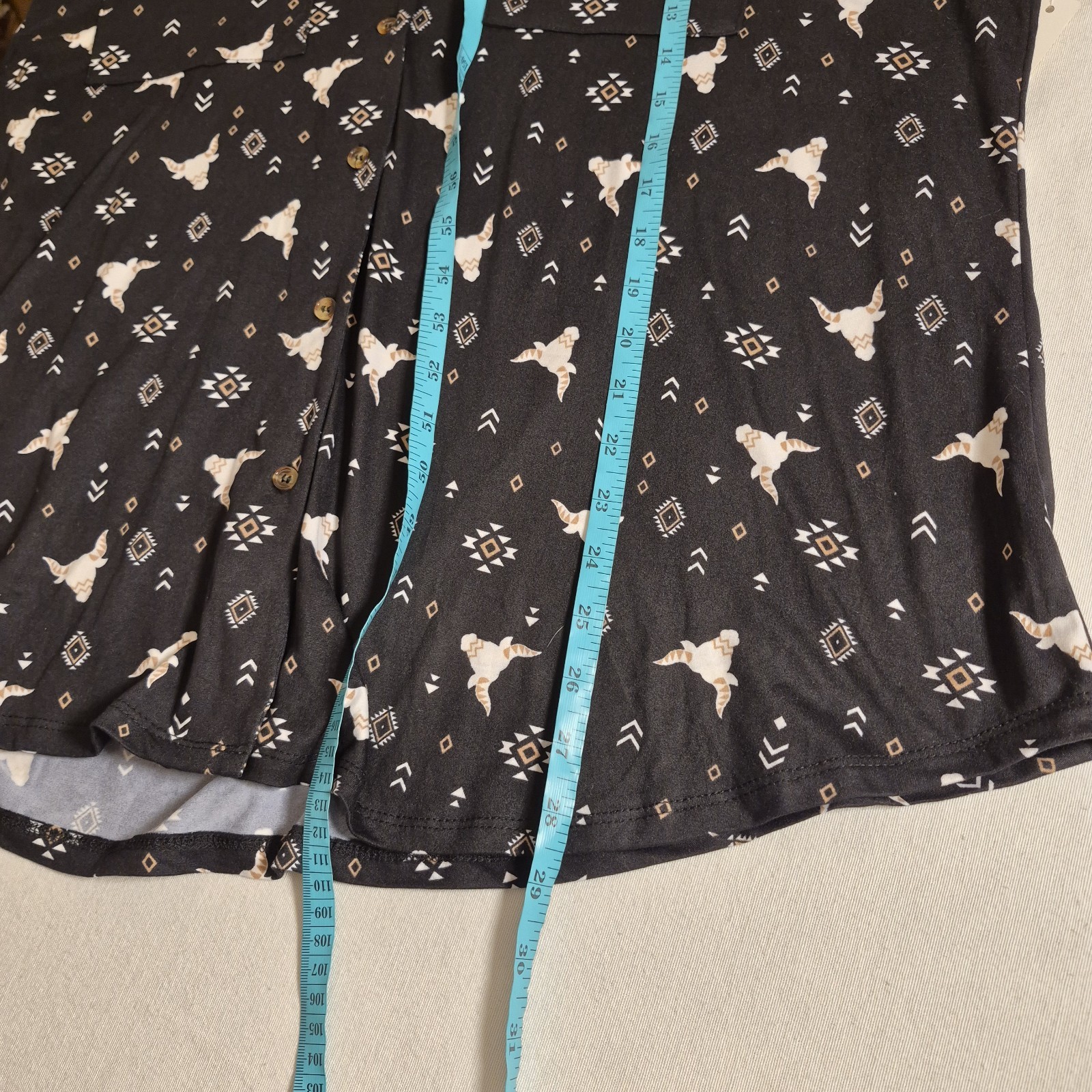 Above and Beyond Women’s Cow Skull Print Blouse Size 3X Black Southwestern
