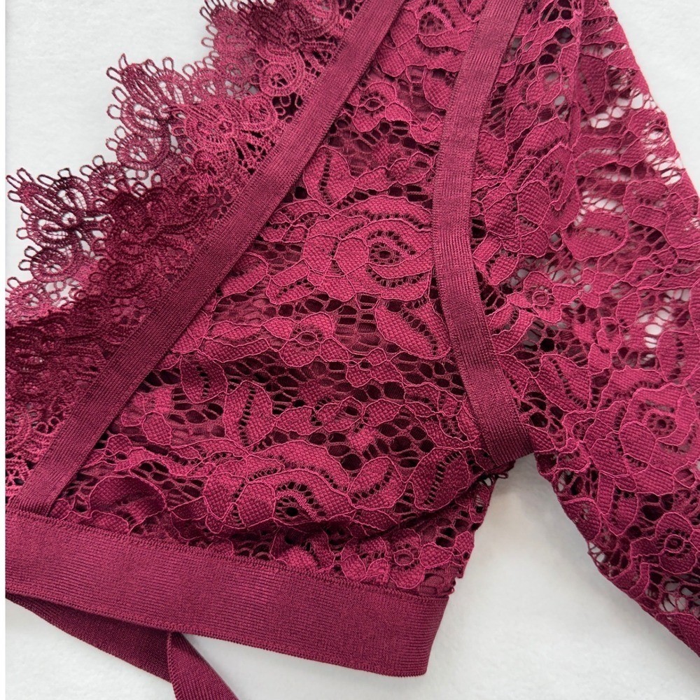 Fashion Nova Crop Top Womens Medium Wine Lace Strapped Love Choker Long Sleeve