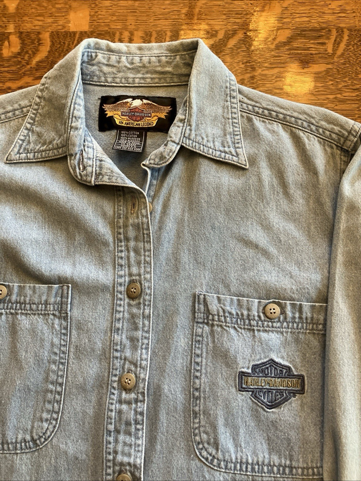 VTG Harley-Davidson Womens Med Light Wash Denim Shirt Long Sleeve Blue/Gold Logo