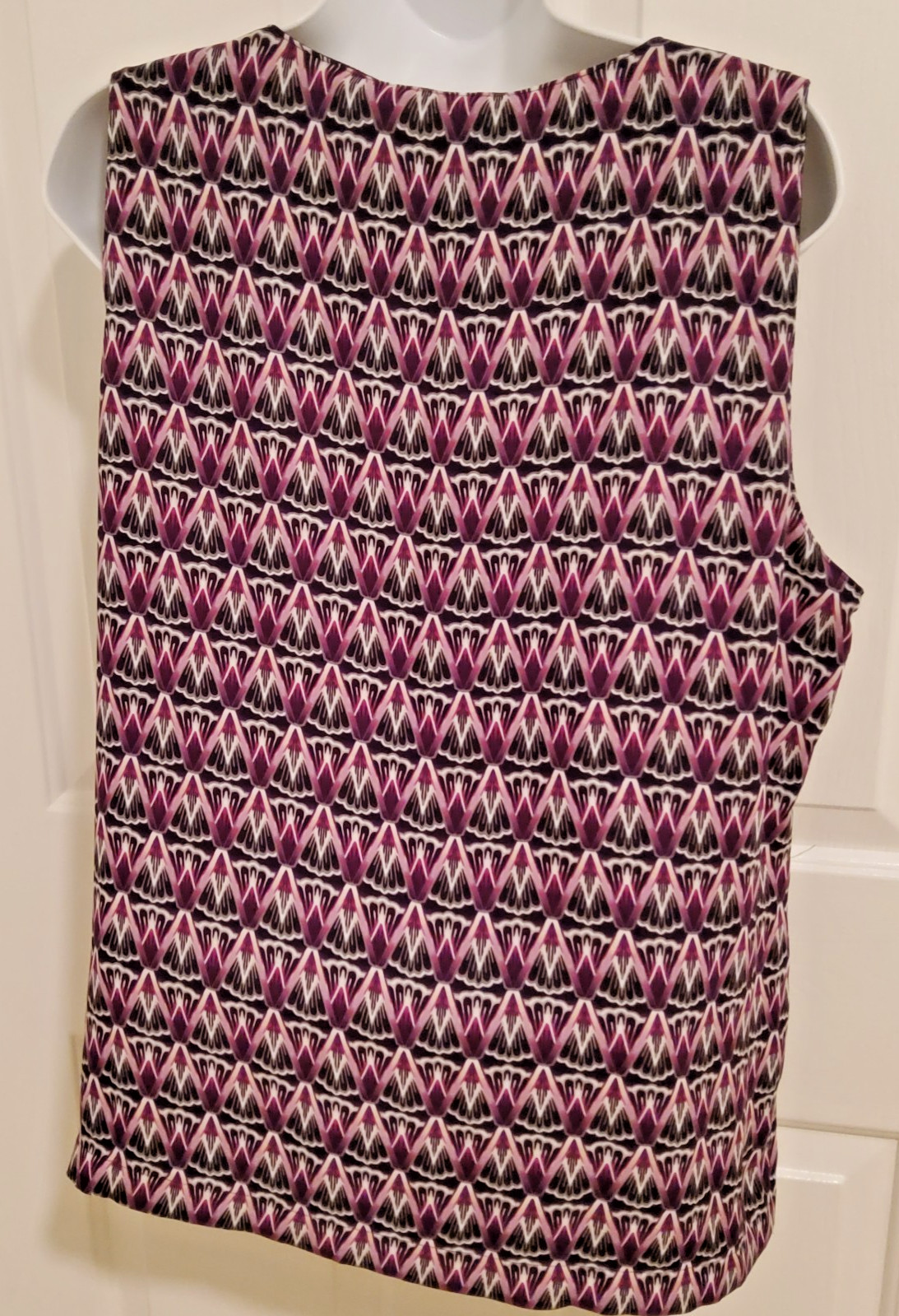 WHITE HOUSE BLACK MARKET CHEVRON REVERSIBLE TANK/TOP-LARGE-PURPLE/DARK BLUE-*NEW