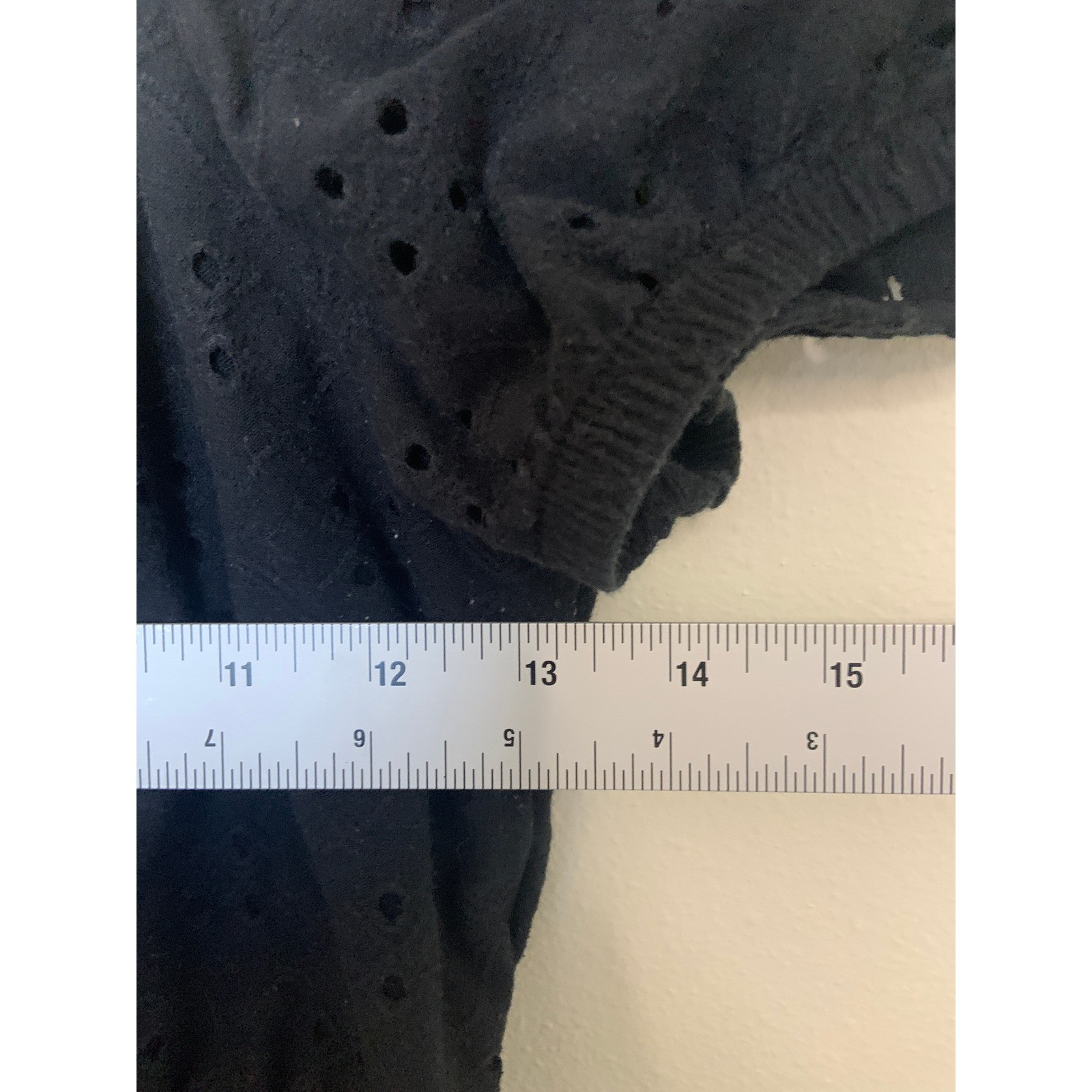 Hollister Eyelet Crop Top Womens Medium Black Excellent Smocked Puff Sleeve