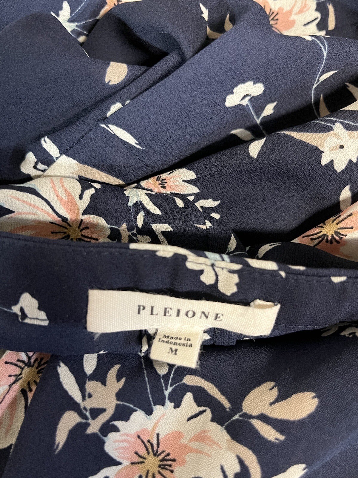 Pleione Medium Blouse Dark Blue Floral Short Sleeve Round Neck Tunic