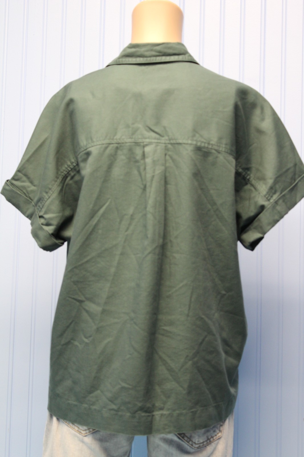 Universal Thread Army green cotton blend sleeveless pullover shirt Small NWT
