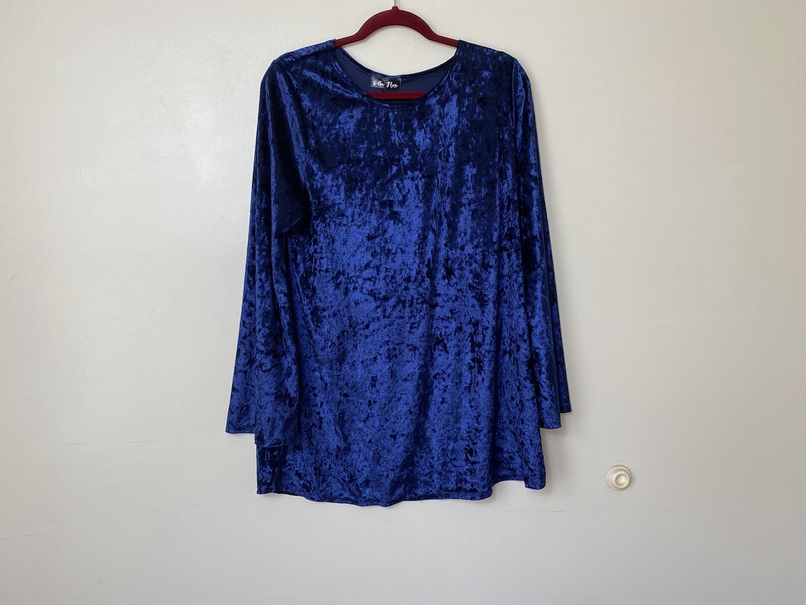 Bella Flore Long Sleeve Velour Top. Royal Blue. Size XL. NWOT.