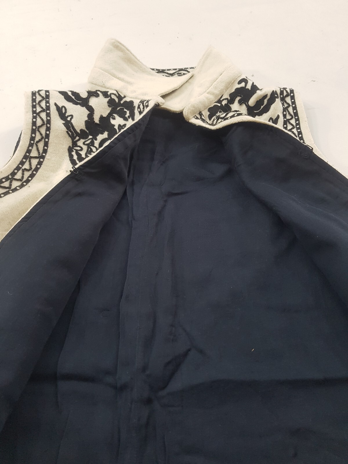 Vintage Hand Embroidered Beautiful Boho Tunic Cropped Multicolor Vest 67×51 cm
