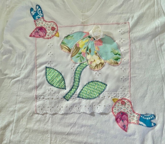 Upcycled T Shirt, Applique Flower & Birds. Wearable Art! SZ XLarge. USA