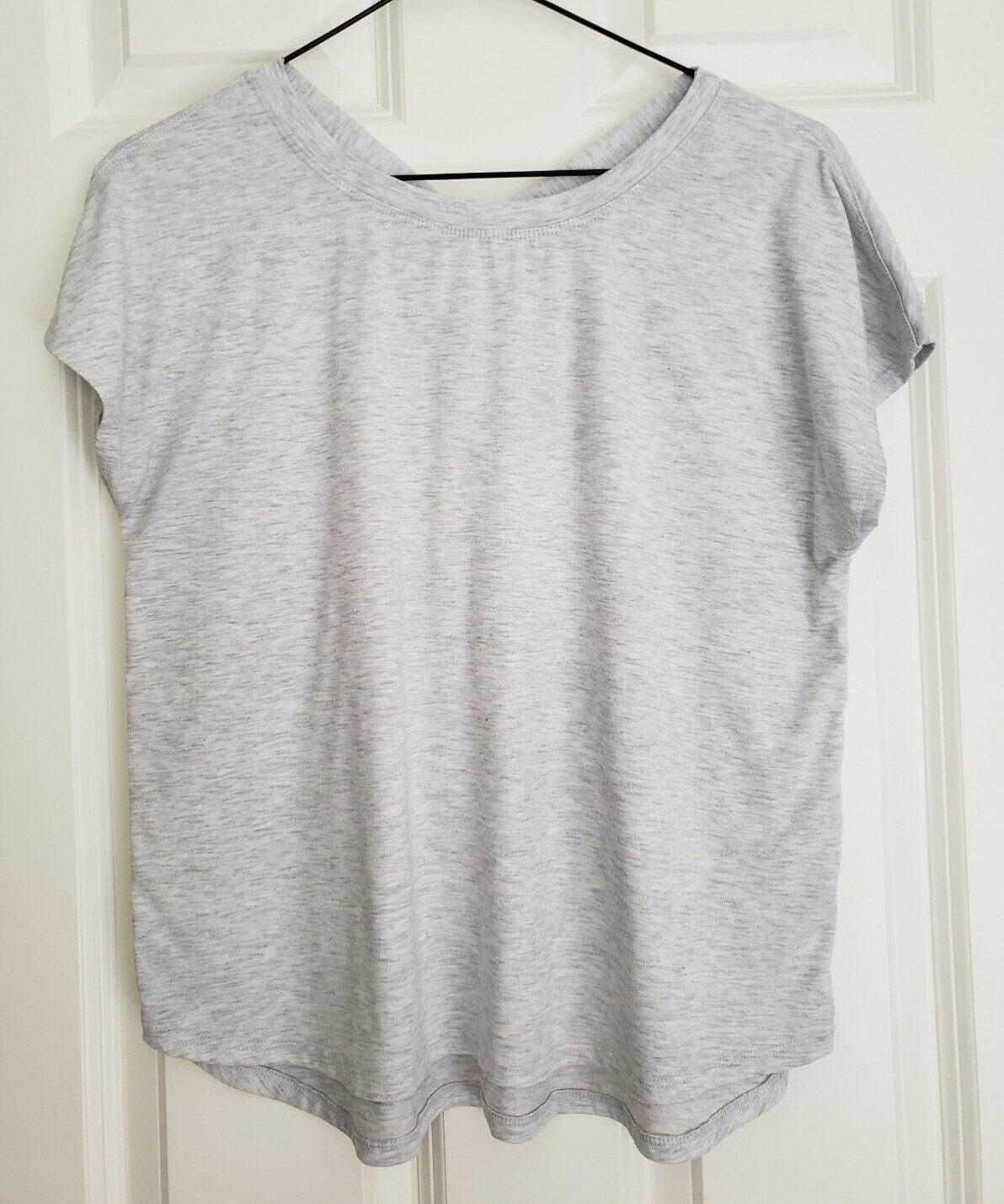 Athletic Works Cropped T-shirt Junior’s Size XL Light Gray Cross Back Accent