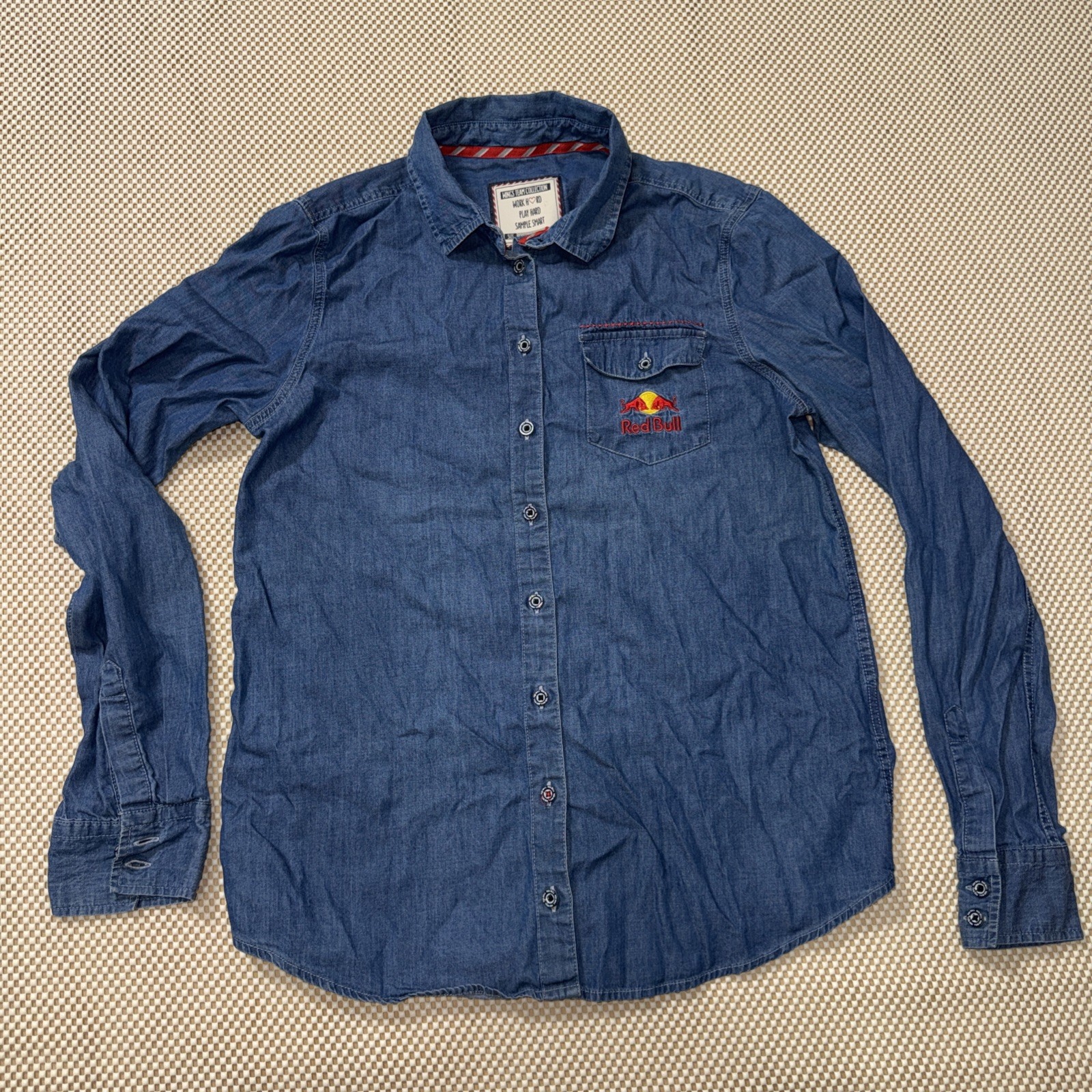 Red Bull Wings Team Collection Women’s M Blue Long Sleeves Shirt Button Down