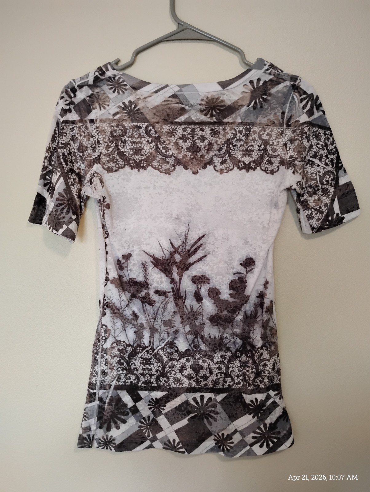 Daytrip Women’s Medium Floral Lace Print Tunic Blouse Short Sleeve