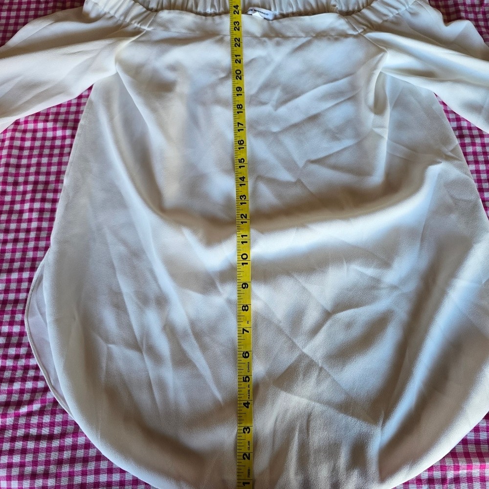 Club Monaco White Off Shoulder Top Blouse sz 4 EUC