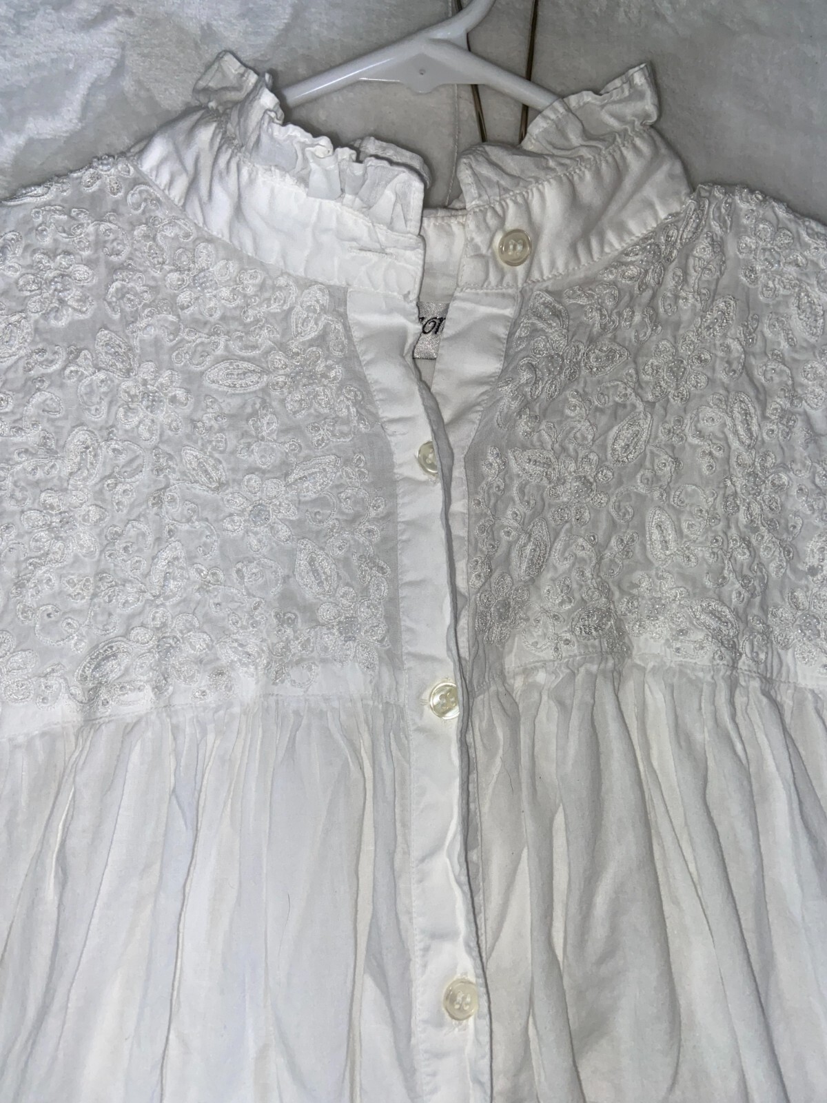 Rare & Collectible WOMEN’s WHITE BUTTON DOWN Dress Sz M Embroidered
