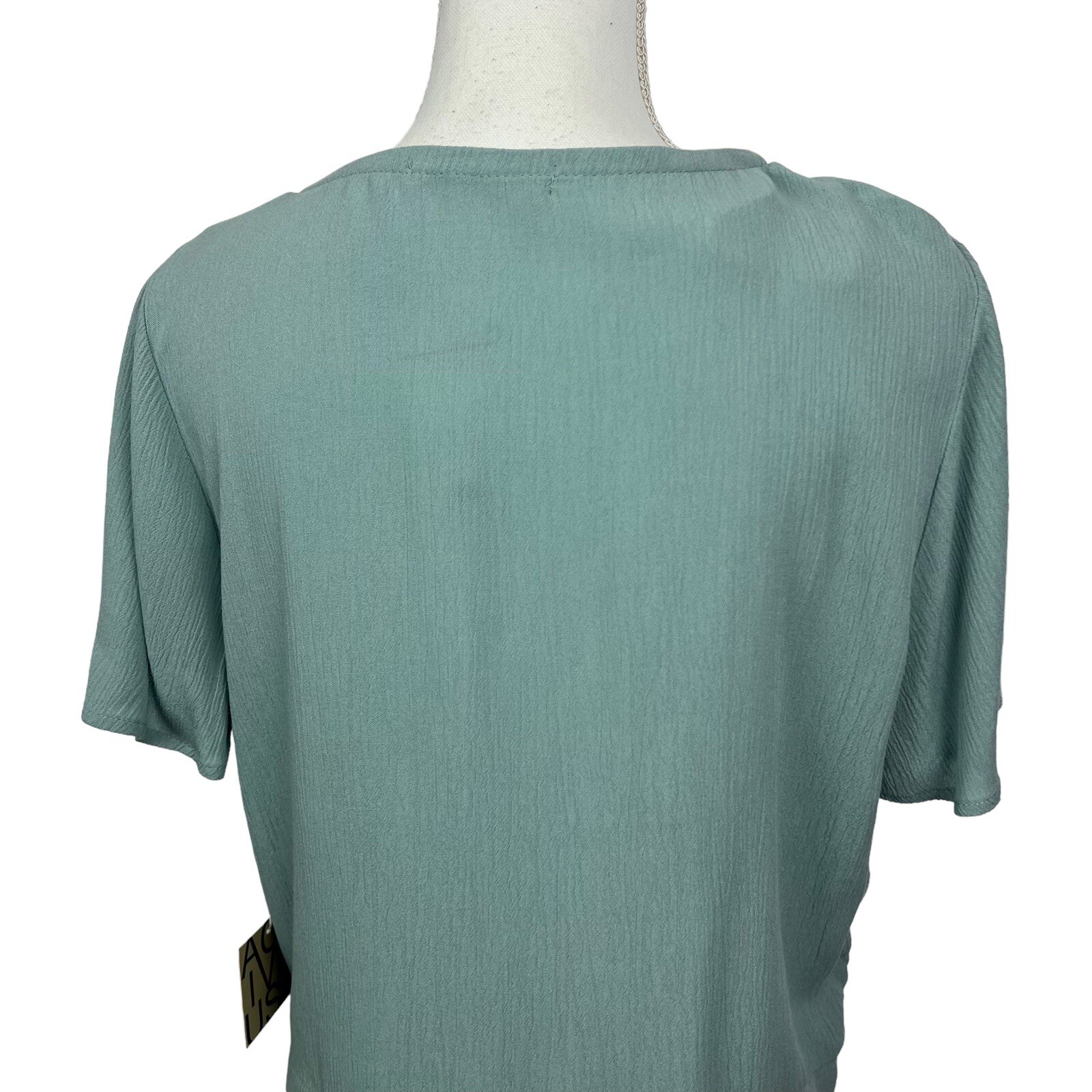 ACTIVE USA Women’s Pullover Top Sz Large Color Green Crinkle Button/Tie Front