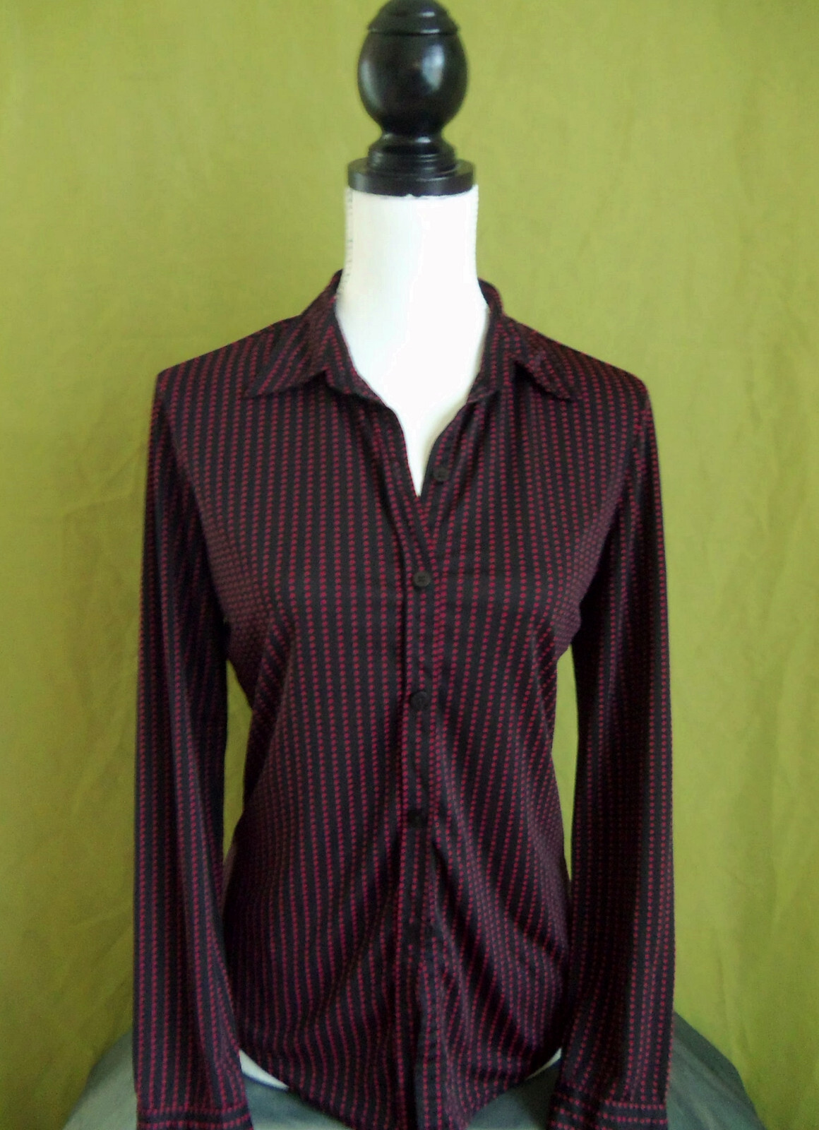 90s/Y2K Express pink dot pattern on black polyester blouse. Sz. M.