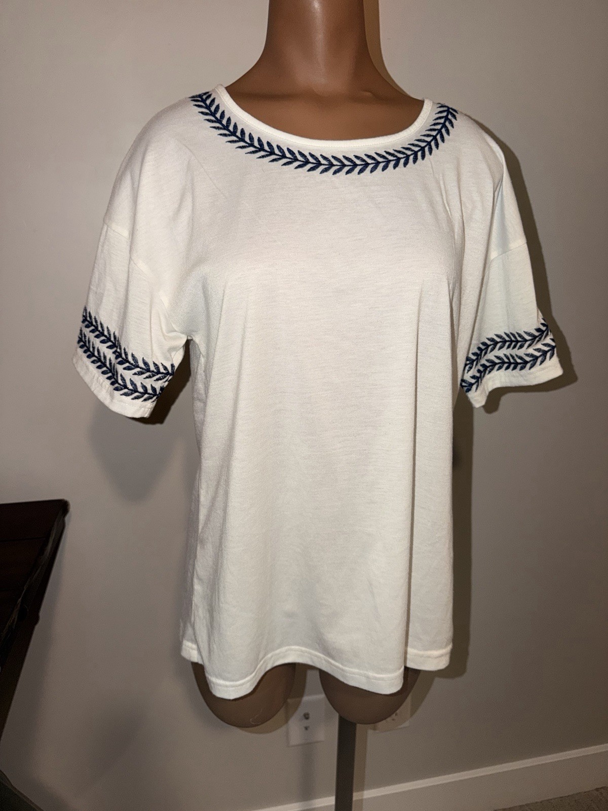 Large Women’s White embroidered shirt With Navy Blue blouse Short Sleeve white