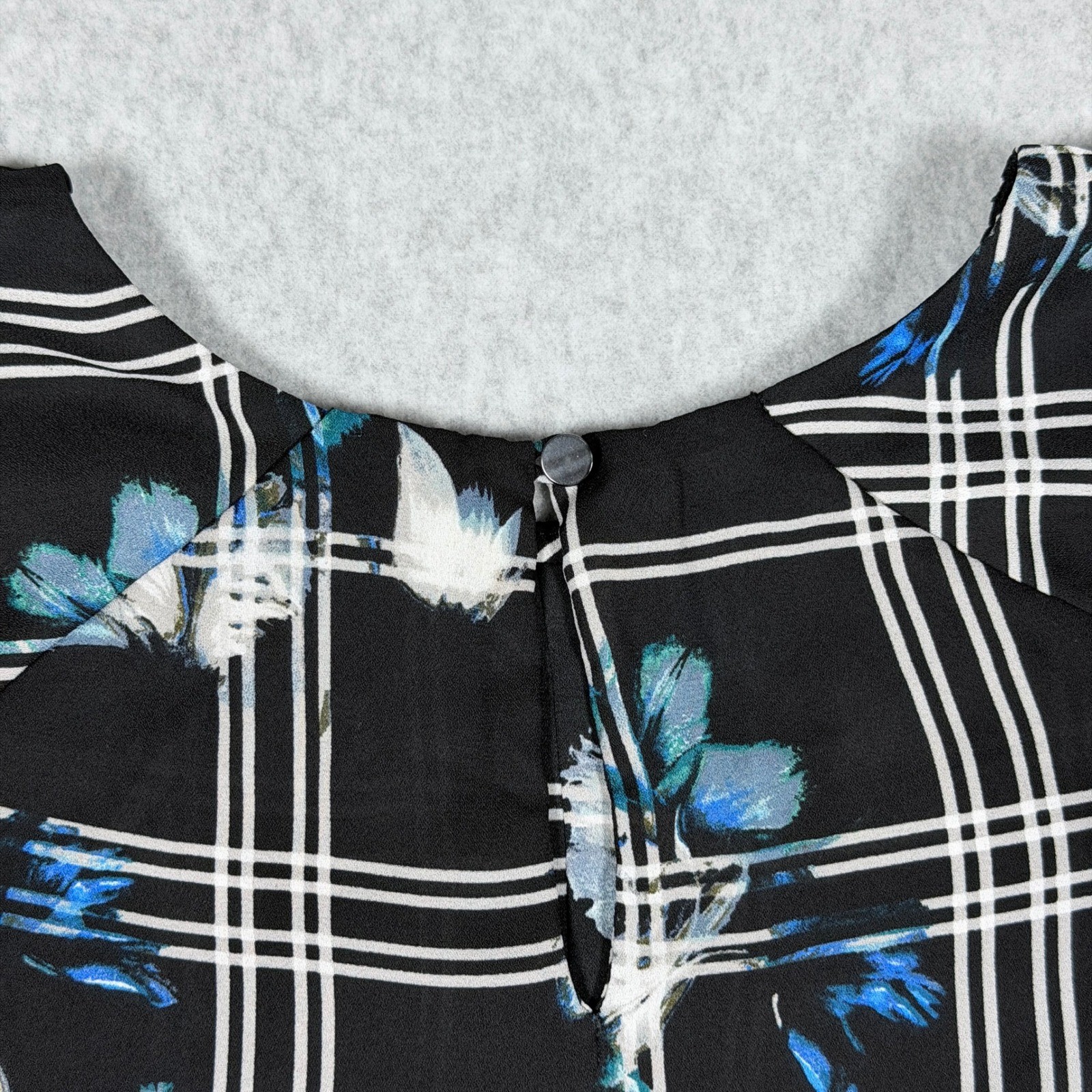 Worthington Petite Womens PM Black Plaid Floral Flutter Sleeve Pleated Blouse