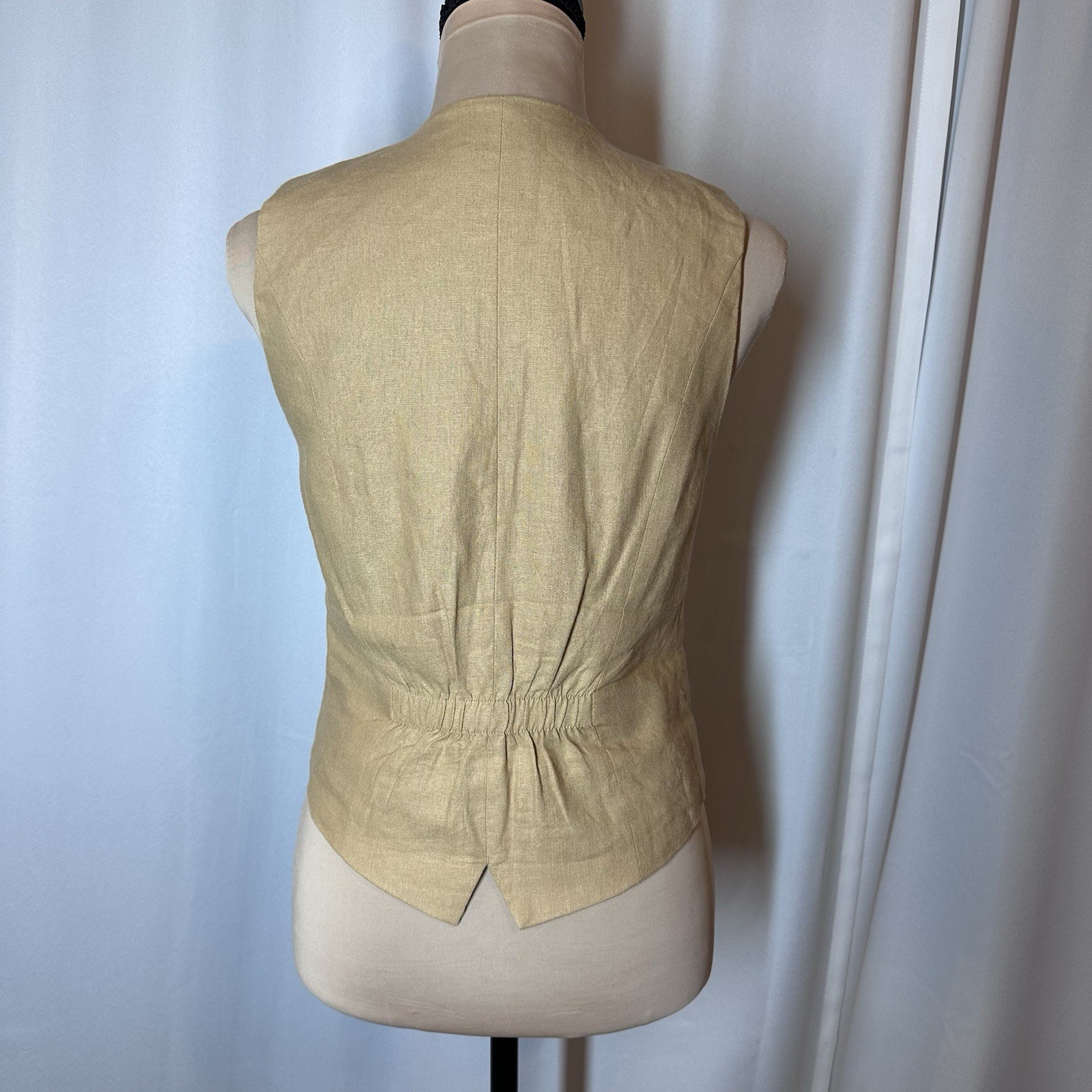 Steve Madden Wesley Vest Top Sz S Gold Linen Blend V Neck Button Up Preppy NWOT