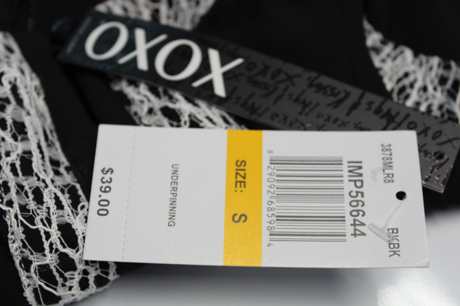 XOXO black spaghetti strap sleeveless ltwt pullover top with white trim S NWT