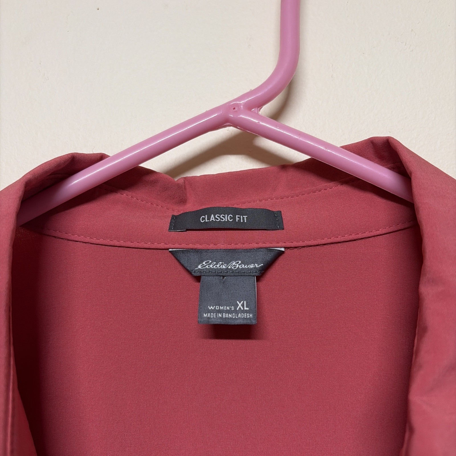 Eddie Bauer Shirt XL Classic Fit Roll Tab Button Front Pockets Hiking Outdoors