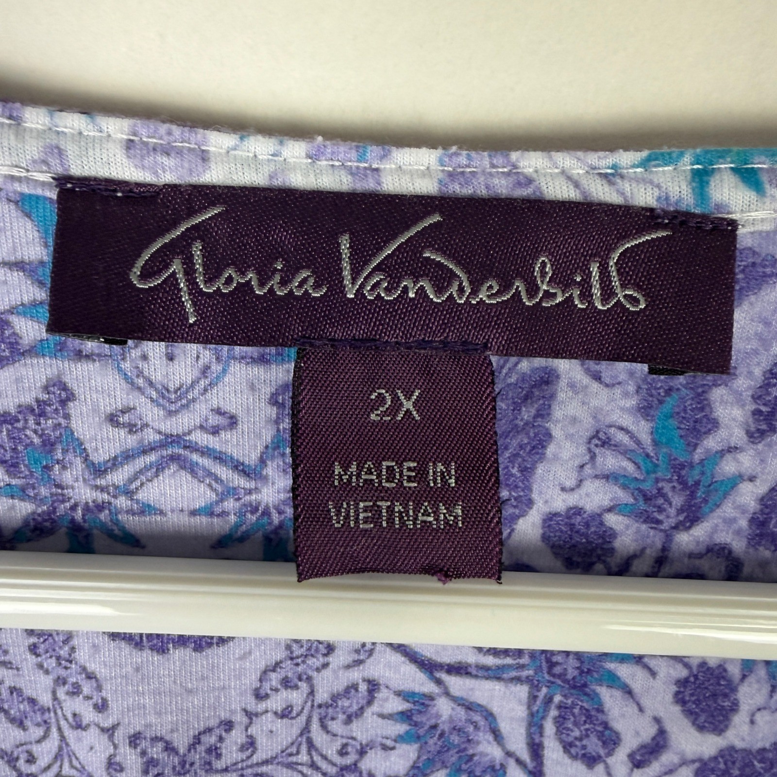 Gloria Vanderbilt Keisa Women’s 2X Purple Studded Cut Out Handkerchief Blouse