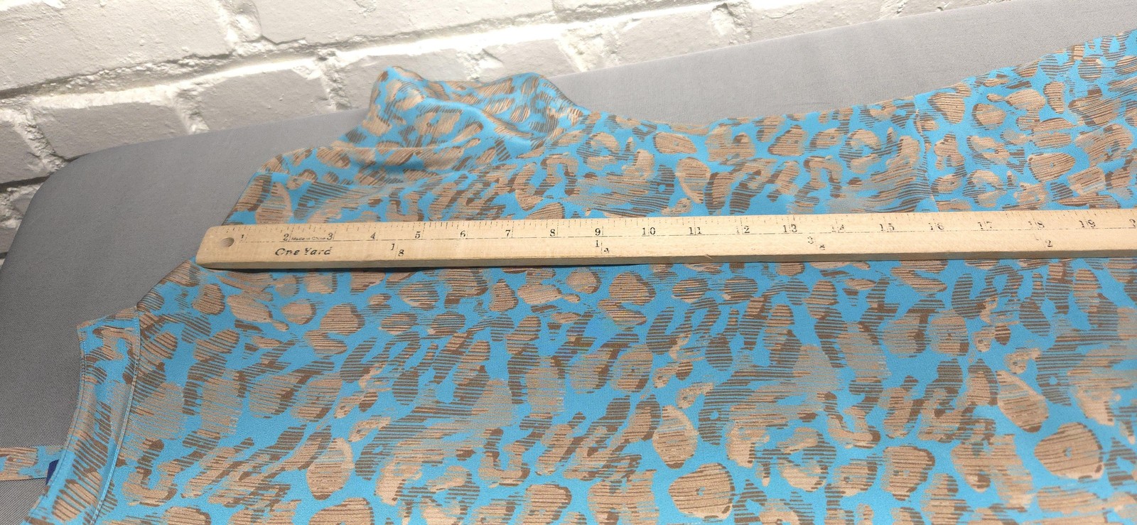 Doncaster Collection Blouse Womens M Blue Silk Animal Print Tie Office Siren