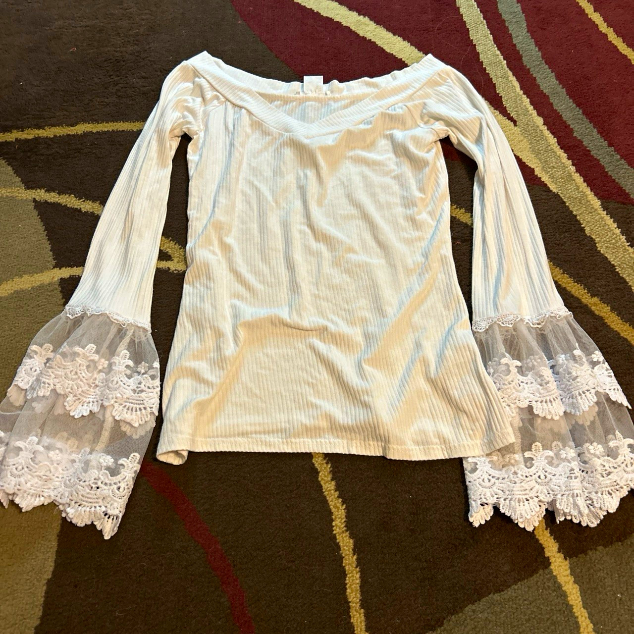 VENUS V-Neck Rib Knit Lace Bell Longsleeve