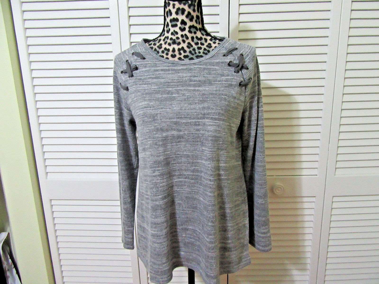 Isela Top M Lightweight knit variegated criscross tie detail at shoulder NWT