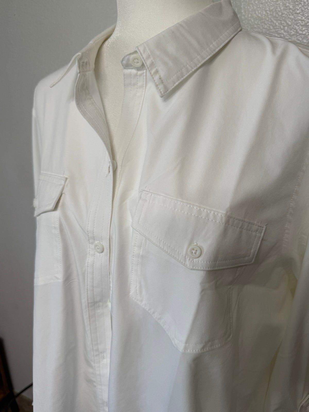 NWT. Eddie Bauer Womens Departure Button Down Travel Shirt Size XLWhite $65 P159