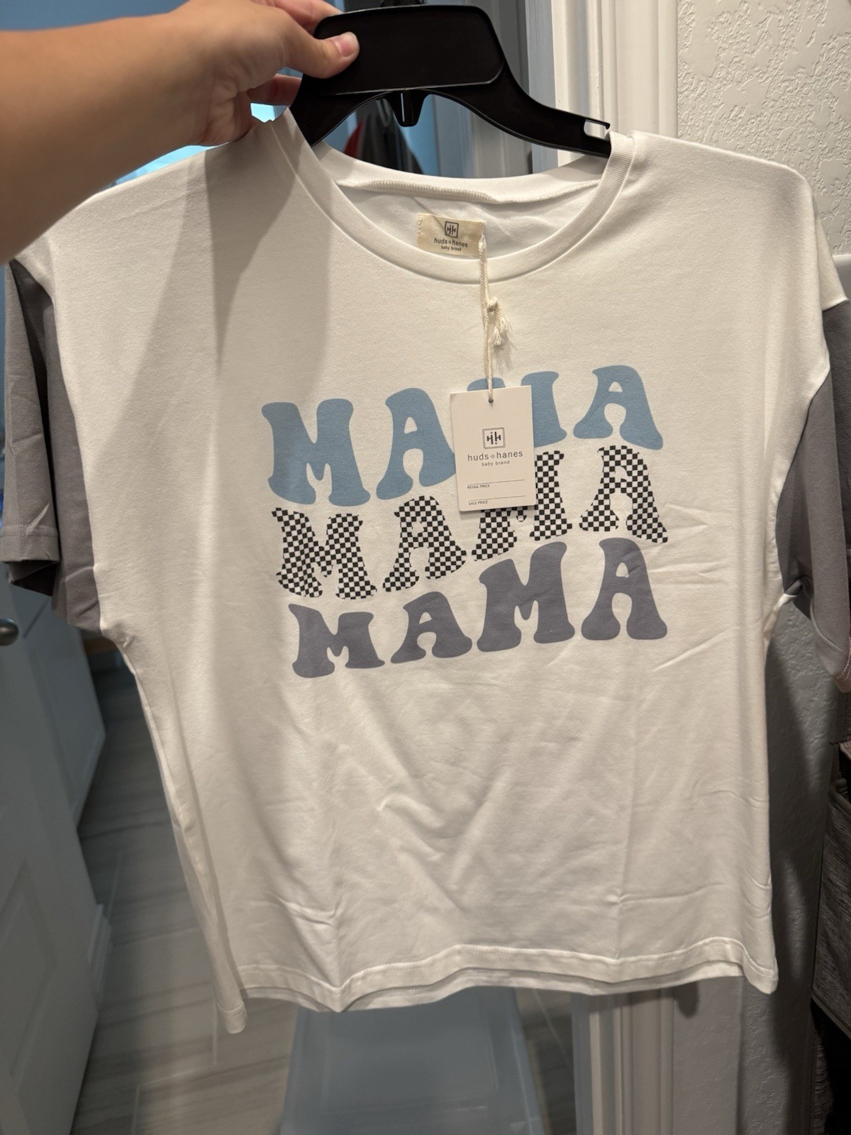 huds + hanes Women’s White “MAMA” Graphic Crew Neck Short Sleeve T-Shirt S
