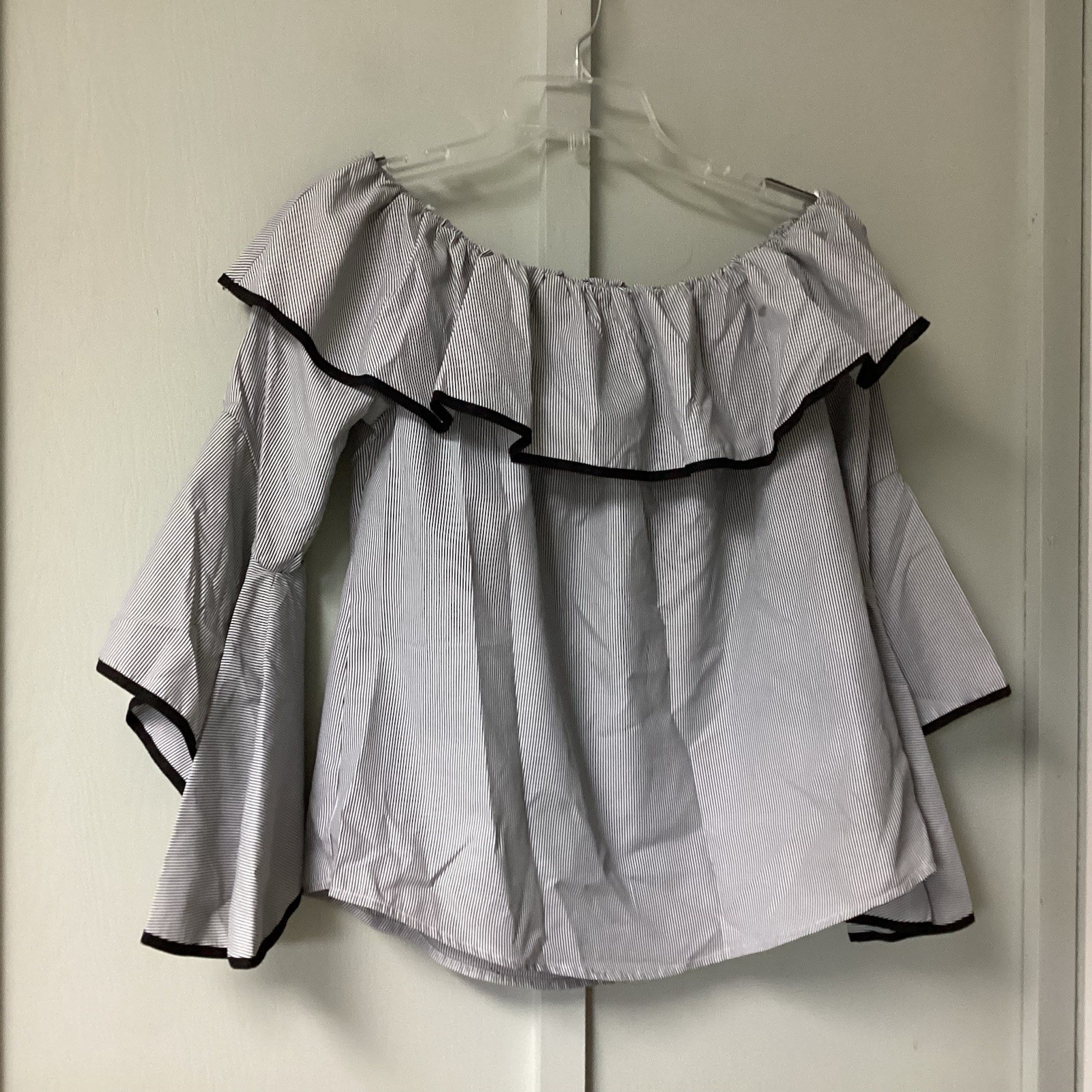 Roommates Women’s Size Large Long Bell Sleeve Blouse Off Ruffle Neck Cotton New