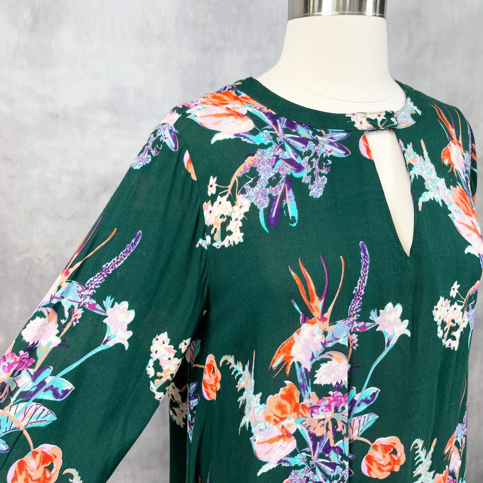 World Market Womens Addy Tunic Top Blouse S/M Tropical Floral Swing Feminine