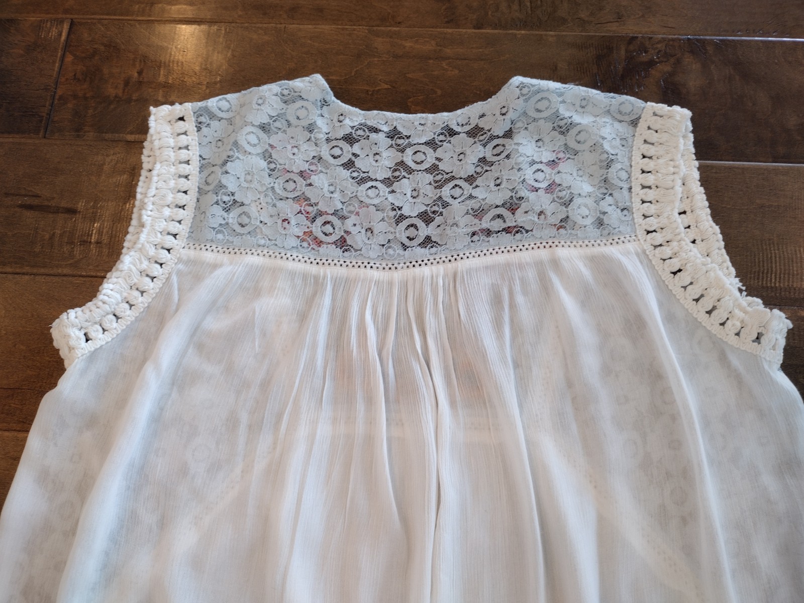 HAZEL By ANTHROPOLOGIE Women’s white embroidered lace flowy Blouse Tank Top – L