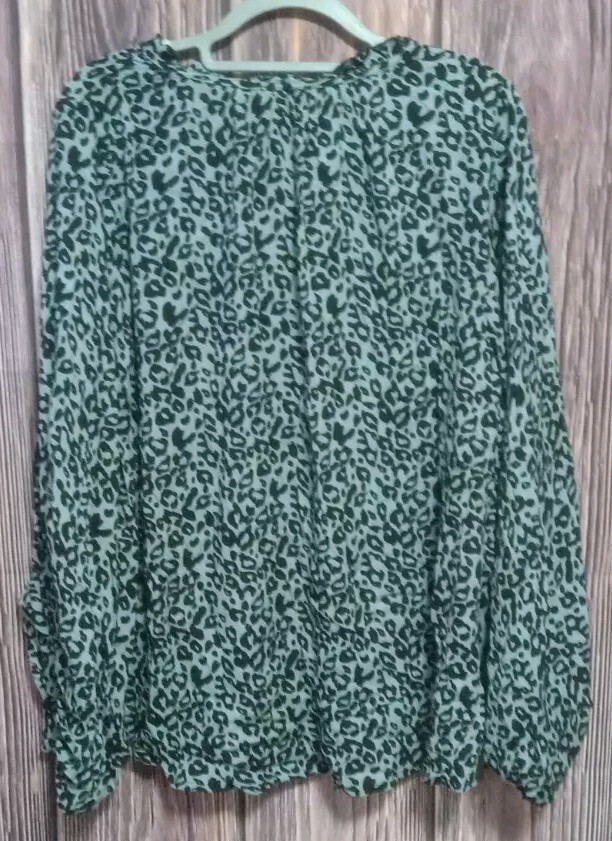 NEW WITH TAGS Gigio Plus Animal Print Top 1XL Balloon Sleeve Oversized