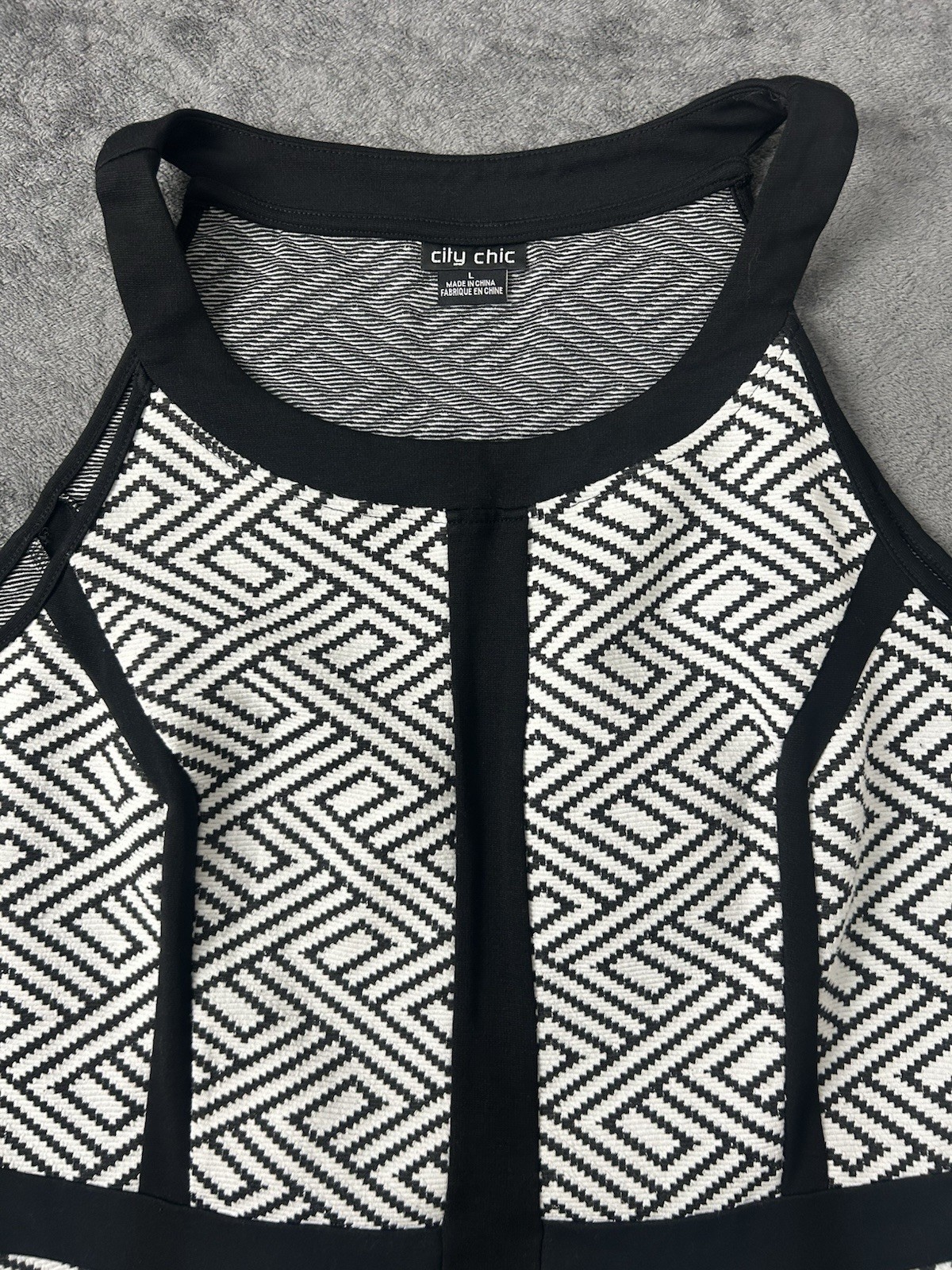 City Chic sleeveless peplum Top Women Sz L Black/white Geometric EUC