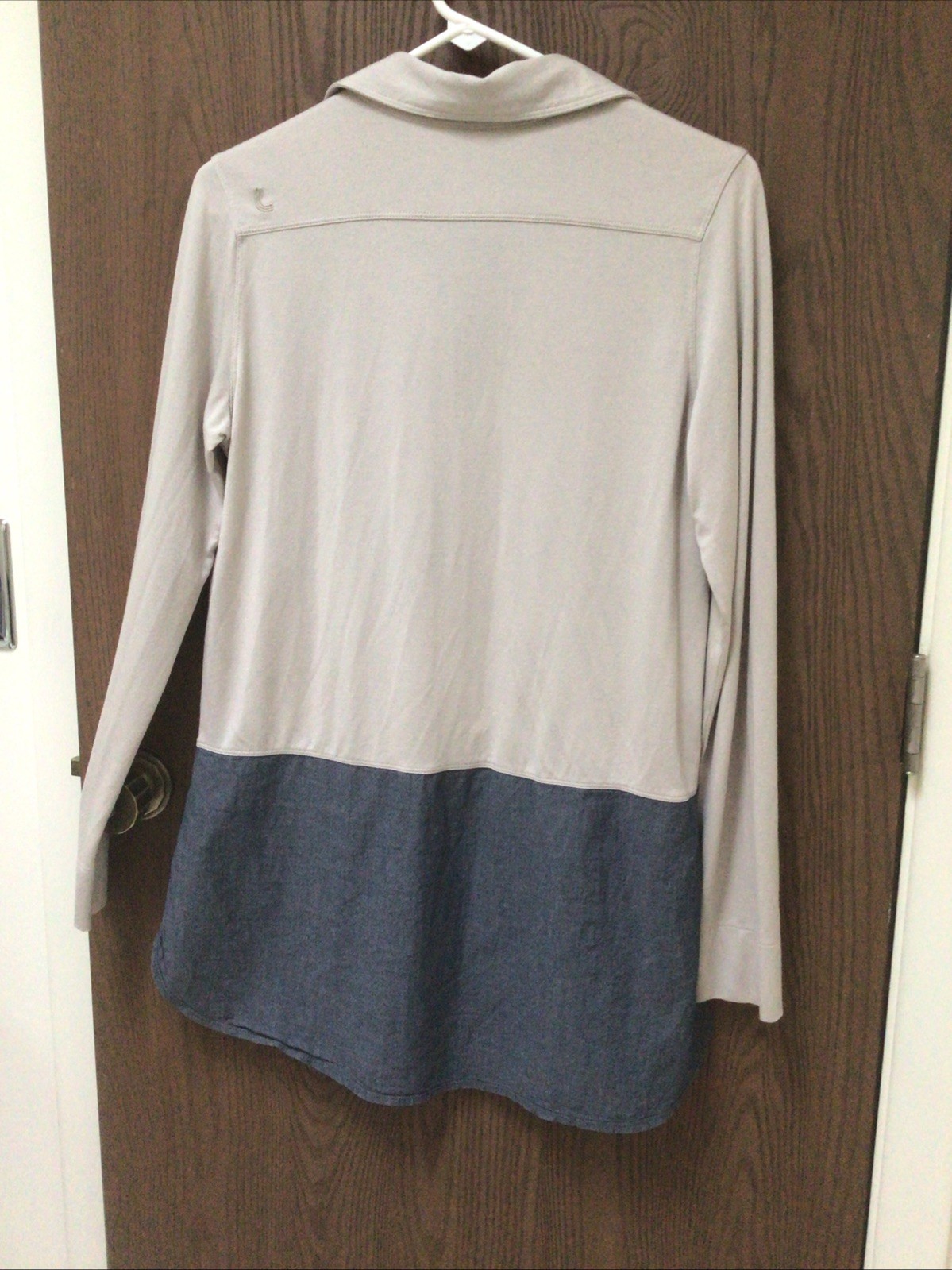Lole eco stretch tunic top beige gray logo, button down collared, sz M