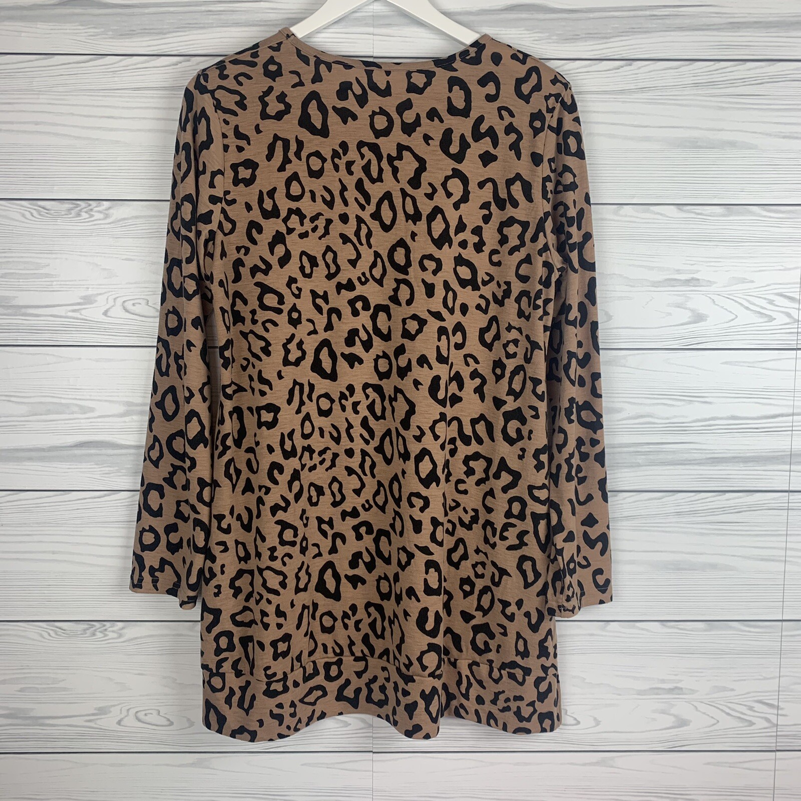 Tickled Teal Womens Medium Tunic Shirt Top Long Sleeves Leopard Tan Black
