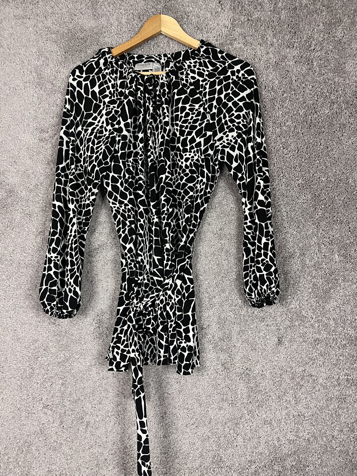 Chico’s Travelers Animal Print Belted Top Womens Size 2 Large Long Sleeve Shirt